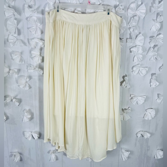 New Ivory Cream Draped Midi Skirt Express LimitedEdition Size Large - Picture 7 of 13